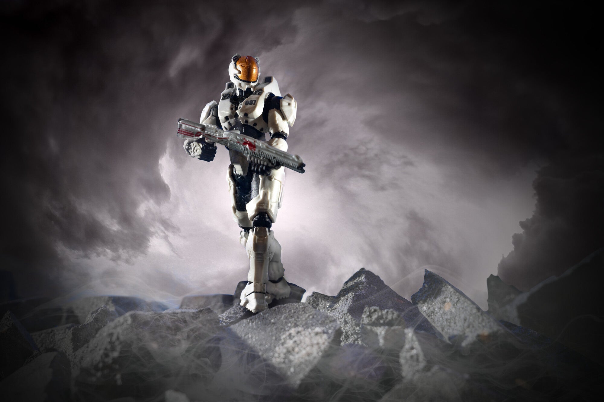 Halo Kelly-087 - Deluxe 4-Inch Articulated Figure with ??Oathsworn?? Shotgun - Image 3