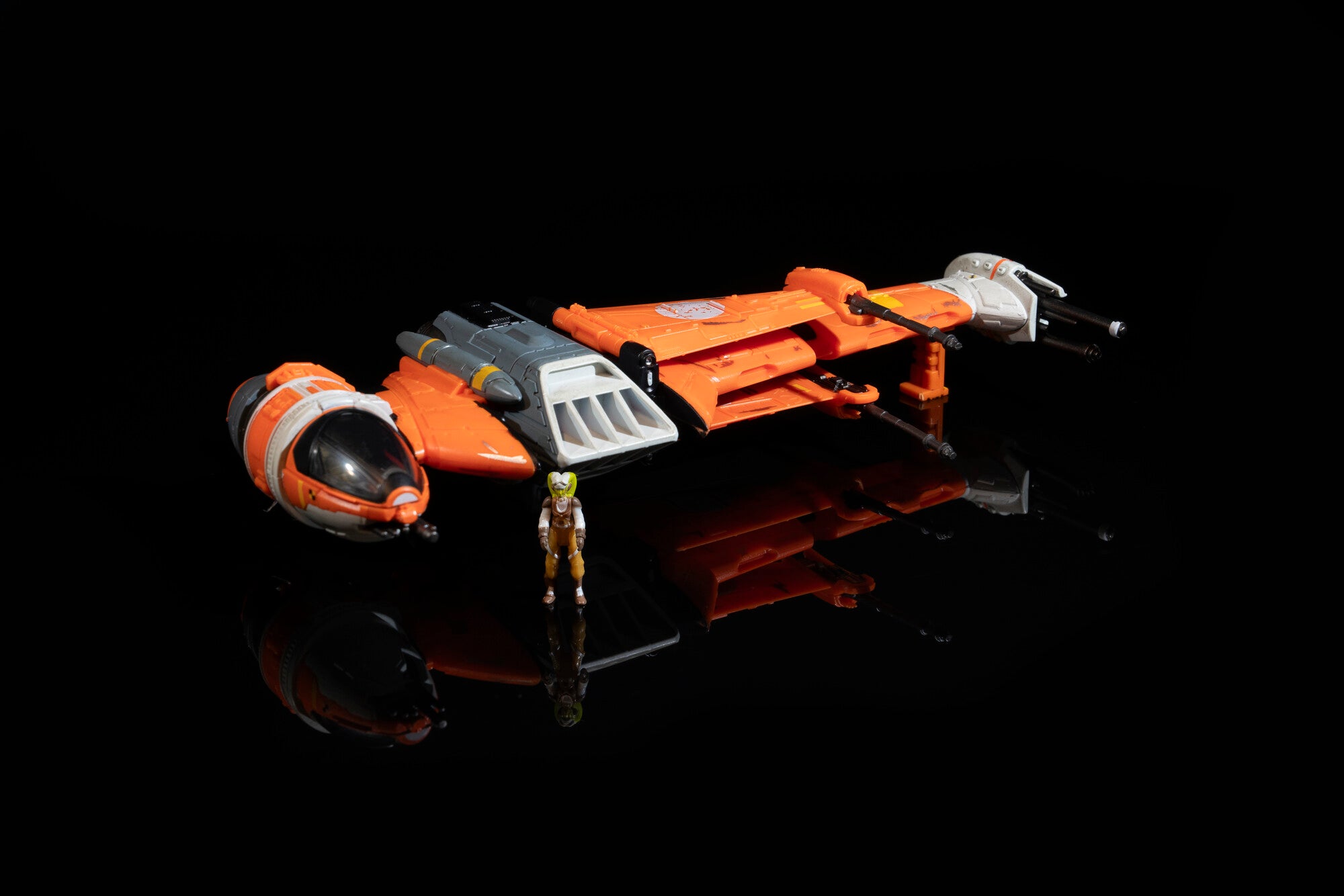 STAR WARS? Micro Galaxy Squadron Hera Syndulla??s B-wing - Image 6