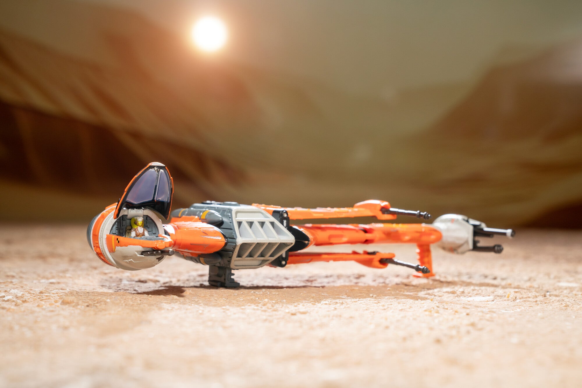 STAR WARS? Micro Galaxy Squadron Hera Syndulla??s B-wing - Image 5